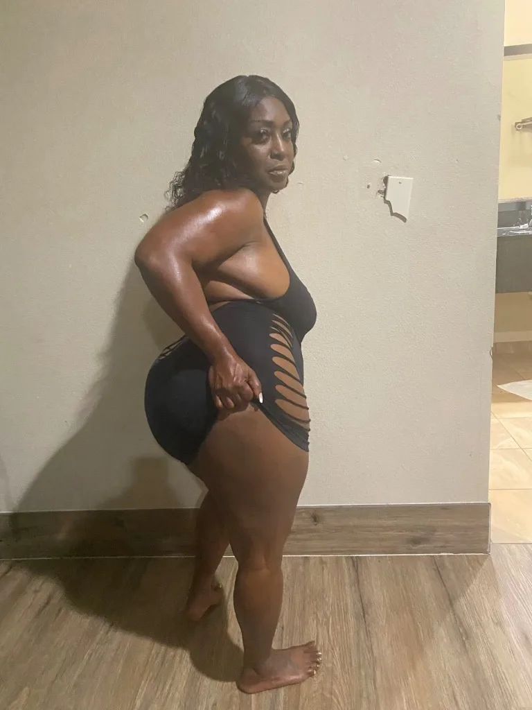 COME DA BADDEST BIG BOOTY MILF IN THE CITY $$ SPECIALS ALL DAY$$ - Photo 5 | Escort in Humble
