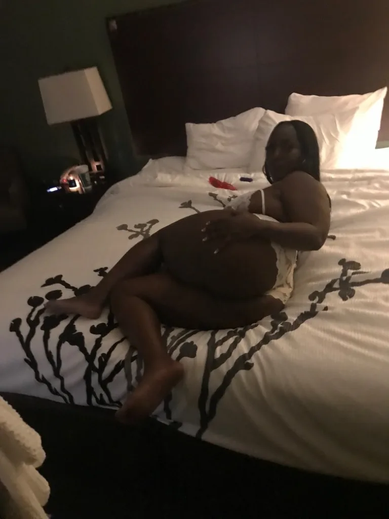 COME DA BADDEST BIG BOOTY MILF IN THE CITY $$ SPECIALS ALL DAY$$ - Photo 4 | Escort in Humble