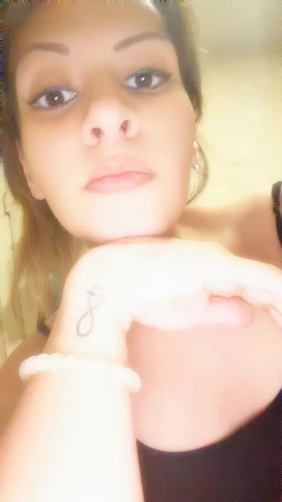 hermosa latina recien llegada ah tu pais
