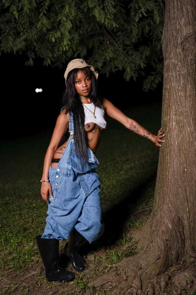 slim petite jamaican ebony - Photo 2 | Escort in galleria