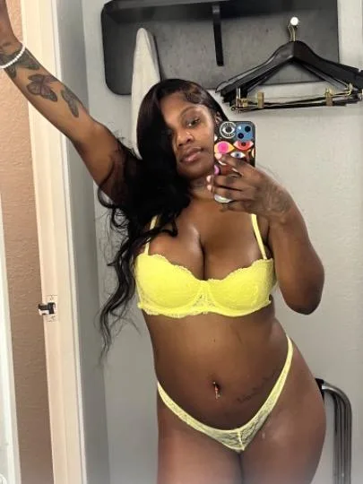 PRETTY BROWN - Photo 2 | Escort in Katy