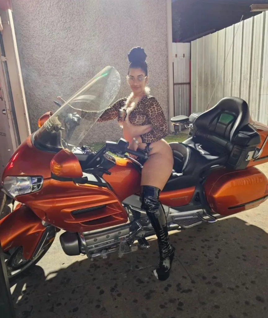 available en tu area - Photo 3 | Escort in Denton tx