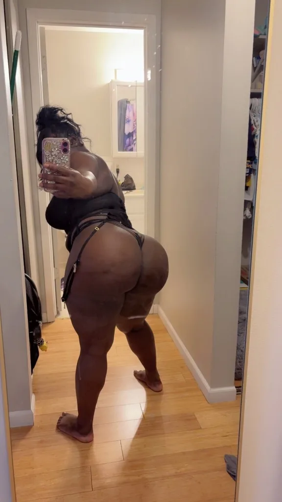 fuck me like a slut make me squirt OUTCALL ONLY - Photo 2 | Escort in By airport