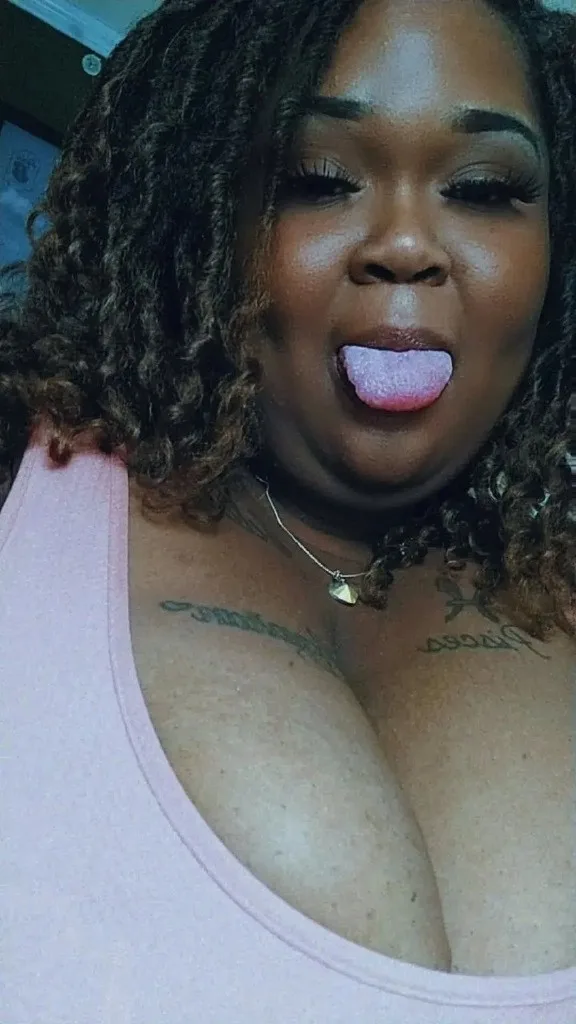 Pretty Deepthroating Bbw ONLY INCALLS