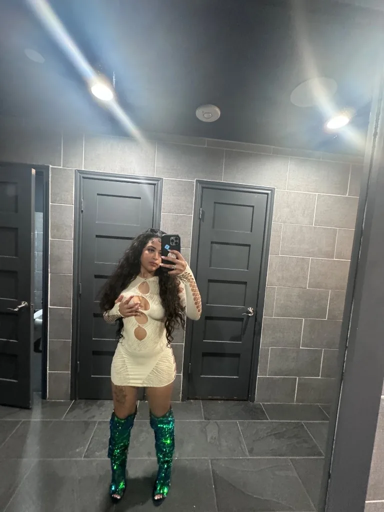 Sweet Sydney - Photo 9 | Escort in Dallas