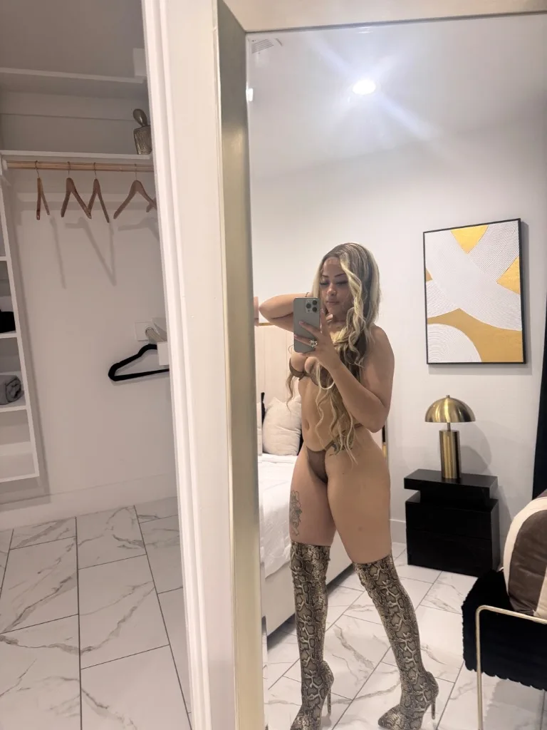 Sweet Sydney - Photo 10 | Escort in Dallas
