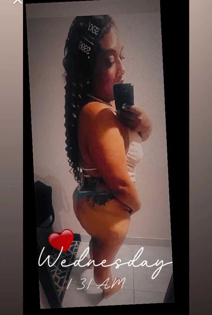 GIRLS, GIRLS, GIRLS, 1,2,SEXI MAMIS LOOKING FOR A GREAT TIME AND TO PARTY!! 2 girl specials 3,maybe 4 🤷♀WHATS UR FLAVOR OR FETISHg