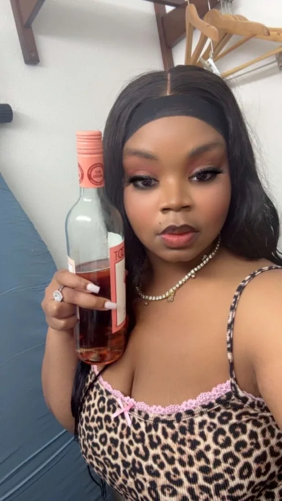 Hola Amor~ Greek friendly ~Domoniant ~Fetish Friendly ~Dominicana Chicka ~Llamame ~In y Out Calls