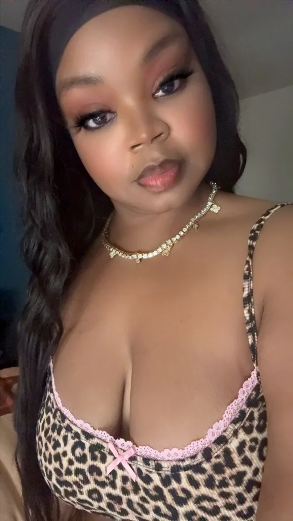 Hola Amor~ Greek friendly ~Domoniant ~Fetish Friendly ~Dominicana Chicka ~Llamame ~In y Out Calls - Photo 5 | Escort in North Dallas