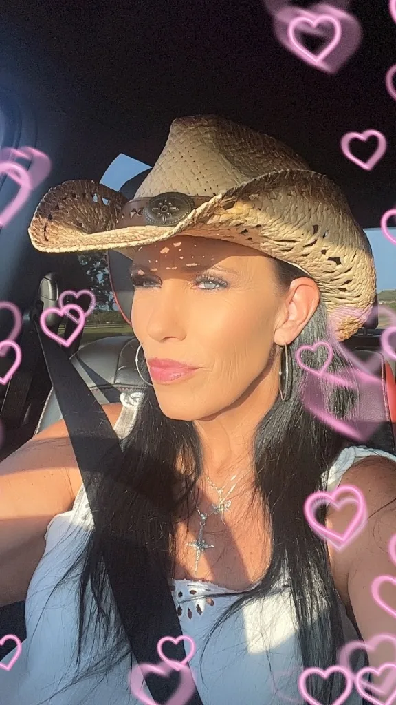 i'm the sweetest bitch you'll ever meet🩷🥰 - Photo 2 | Escort in San Antonio