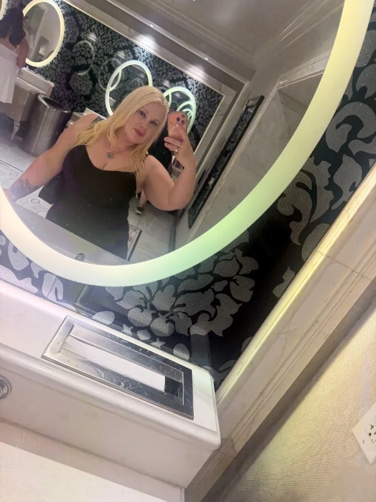 38 year old sexy hot mom.Sexy Horny Independent Party GirlReady for all full service IncallOutcallCarfunFace Time ShowsI sell my Nude pictures and videos and x content - Photo 4 | Escort in Fort Worth
