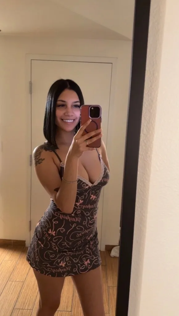 CLASSY LATINA