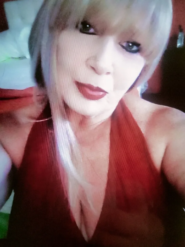 TOP NOTCH MATURE SQUIRTING BEAUTY💦