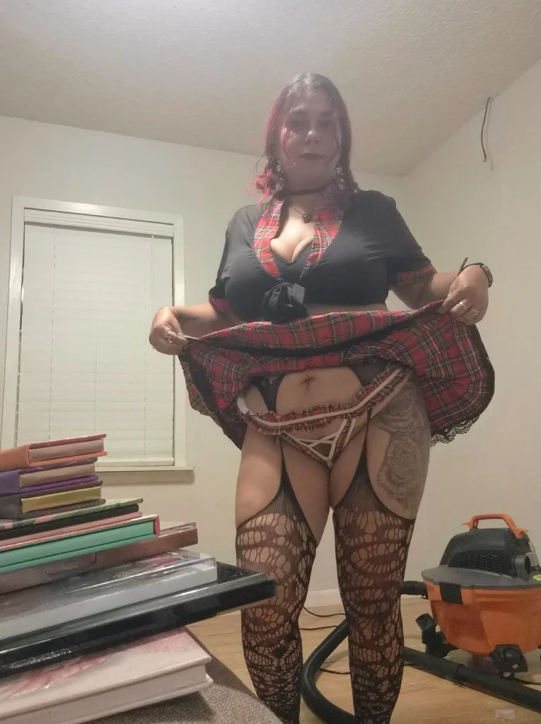 Big titty goth babe will be your dream come true 🦄 - Photo 10 | Escort in Georgetown