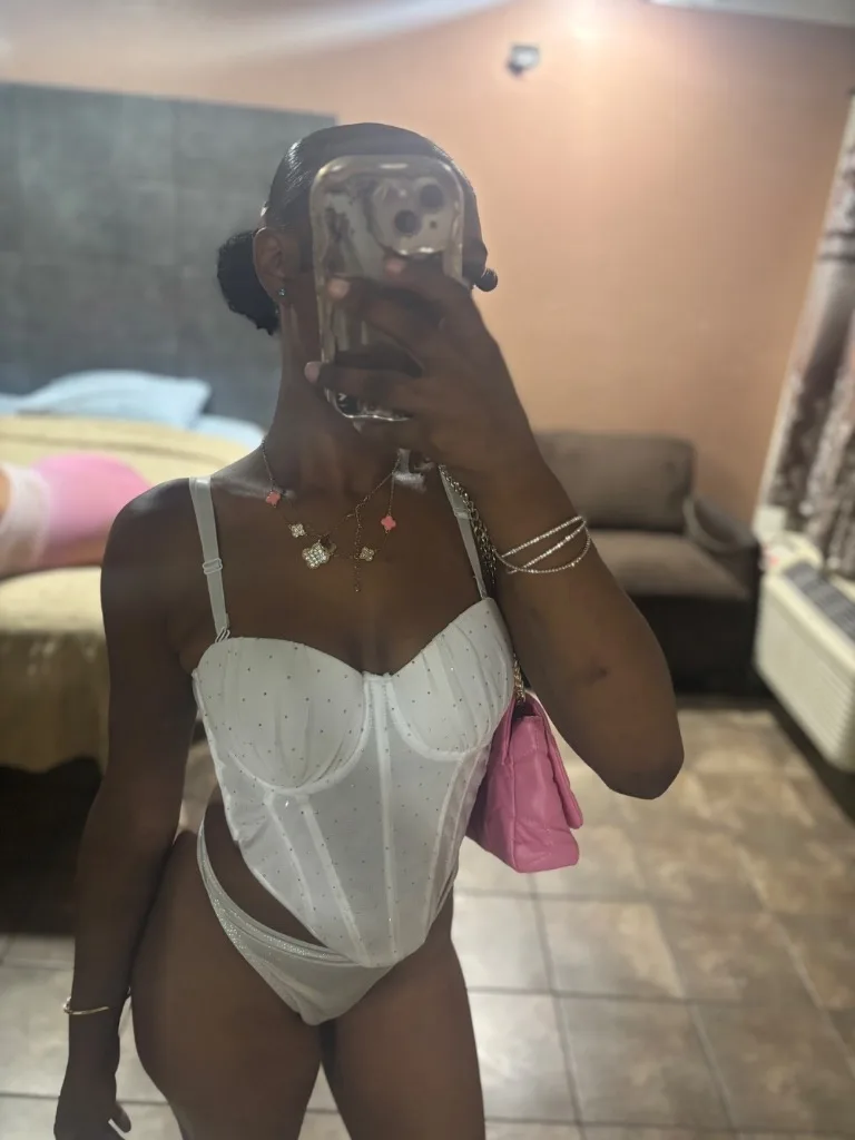 Available Lets Have Some FunHorny Sexy QueenTight Pussy and Soft BoobsIncallOutcall Car Fun FT show Pics/Videos Sell Low rate 24/7 - Photo 5 | Escort in Beaumont