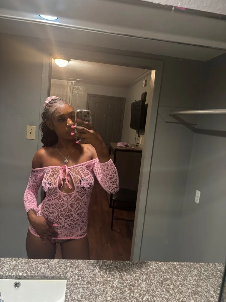 Available Lets Have Some FunHorny Sexy QueenTight Pussy and Soft BoobsIncallOutcall Car Fun FT show Pics/Videos Sell Low rate 24/7 - Photo 4 | Escort in Beaumont
