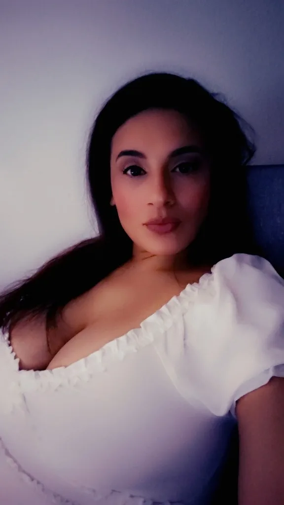 Indian Bhabi Bolly Bhabi New Updated Pics - Photo 6 | Escort in Dallas Addison Plano Airport Irving Richardson