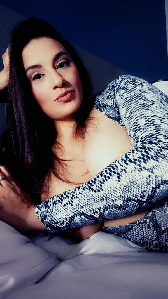 Indian Bhabi Bolly Bhabi New Updated Pics - Photo 4 | Escort in Dallas Addison Plano Airport Irving Richardson