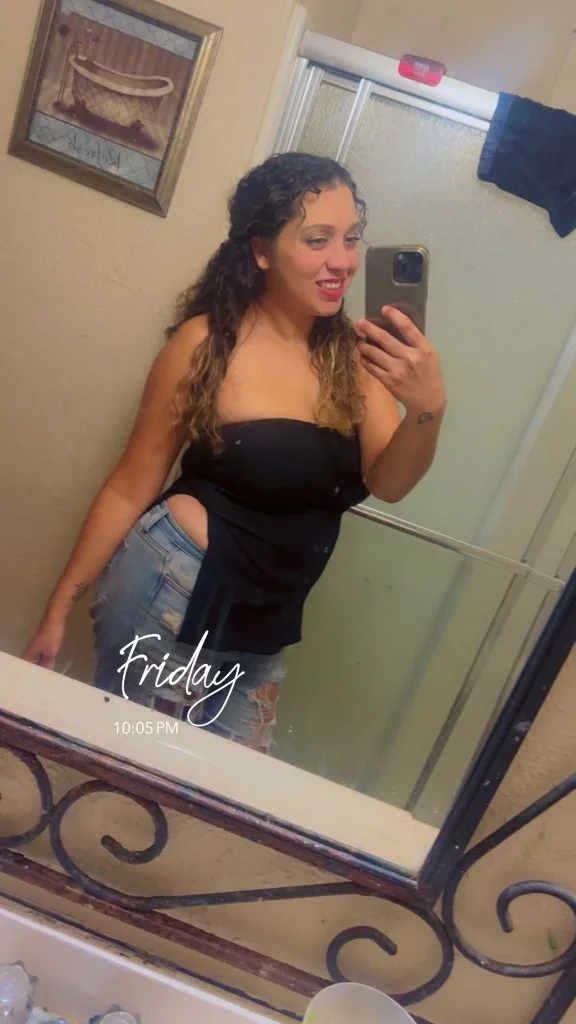 hello 🤭 - Photo 2 | Escort in Grand Jct Blvd