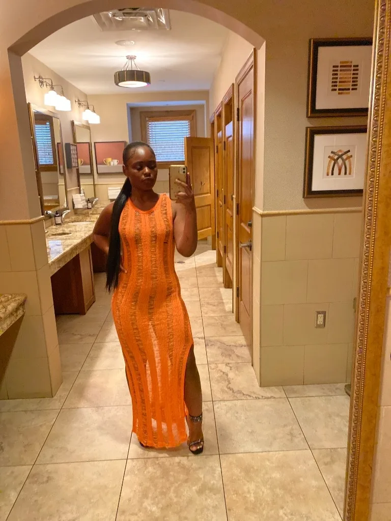 let's just live in the moment and have some fun - Photo 3 | Escort in North Houston