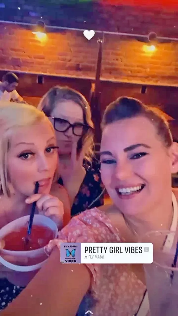 3pm to 11pm 15 dollar FT/Video shows......content, outcall...,TEXT me dont call and let me take away all your worries while ur in PARIS 2 gurls always available - Photo 2 | Escort in Fort Worth