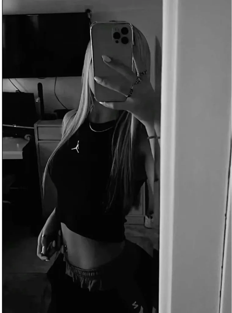 hot sexyroyal treatment - Photo 3 | Escort in 6250 westpark dr