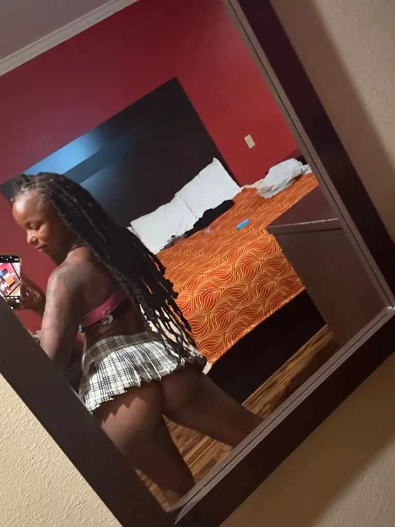 80 qvl 🥰🥰 - Photo 2 | Escort in Katy