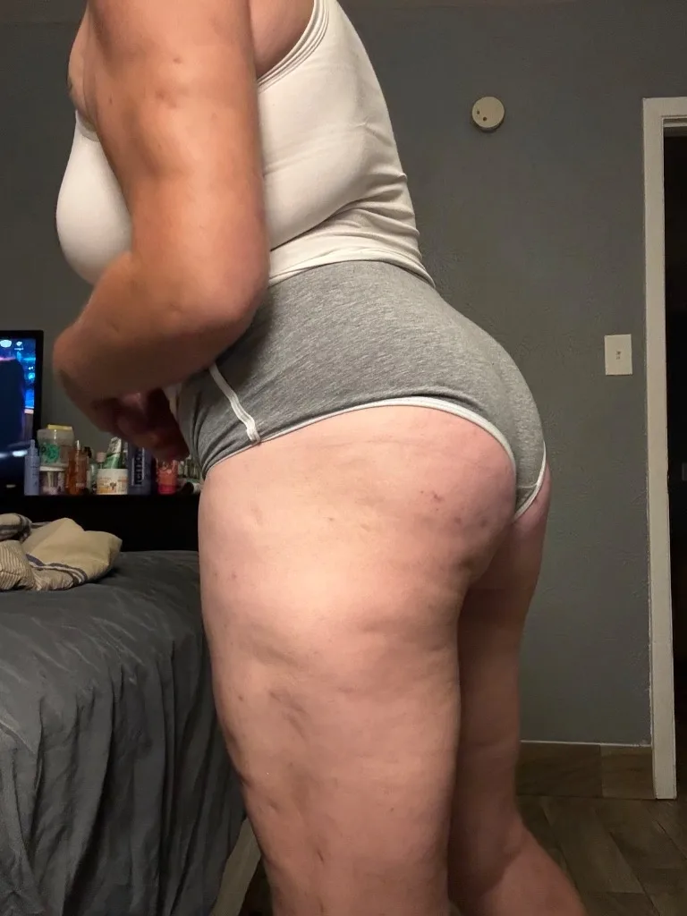 TGIF, thank goodness im free tonight!!! - Photo 8 | Escort in San Antonio