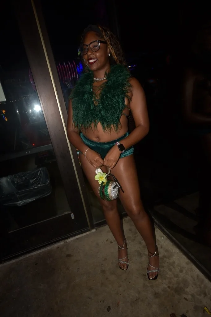 3 Luxury Holes - Photo 4 | Escort in Dallas