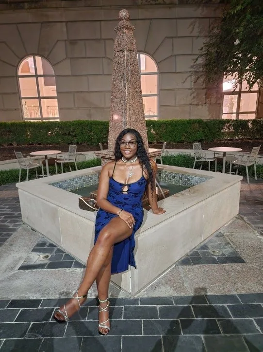 3 Luxury Holes - Photo 2 | Escort in Dallas