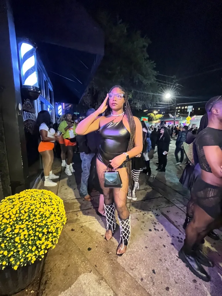 3 Luxury Holes - Photo 5 | Escort in Dallas