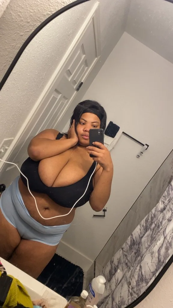 BIG TITTY virtual YELLOWBONE