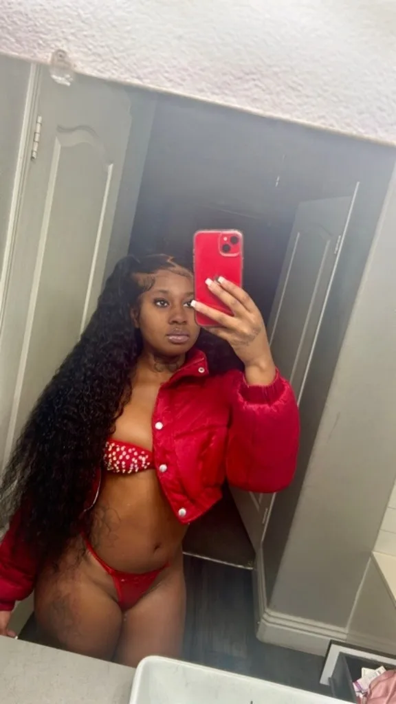 Petite BOMBSHELLIf you're looking. for a Tight pussyReady to please you. Work 24/7.🥰 - Photo 2 | Escort in Austin