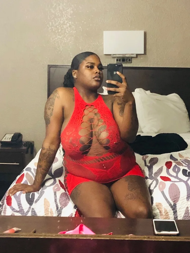 chocolate babe available now - Photo 3 | Escort in North Dallas