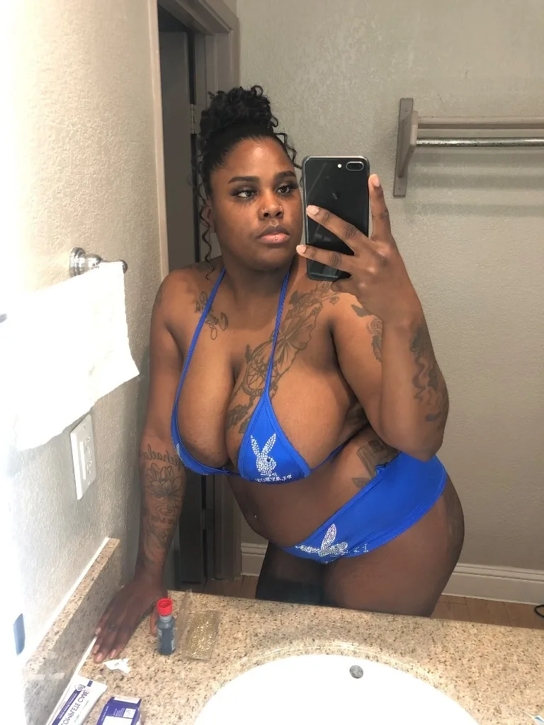 chocolate babe available now - Photo 11 | Escort in North Dallas