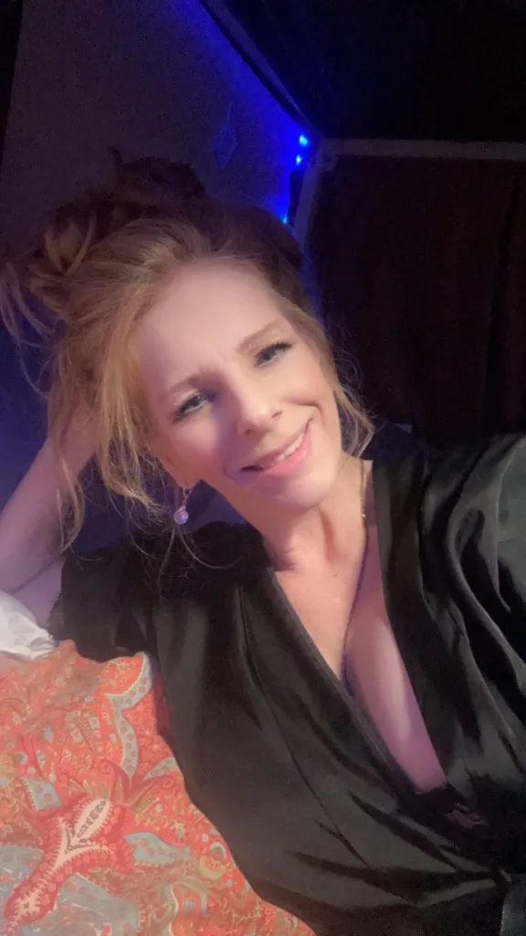 SEXY, MATURE, REDHEAD, INCALL - Photo 4 | Escort in At BEACH STREET AND 820
