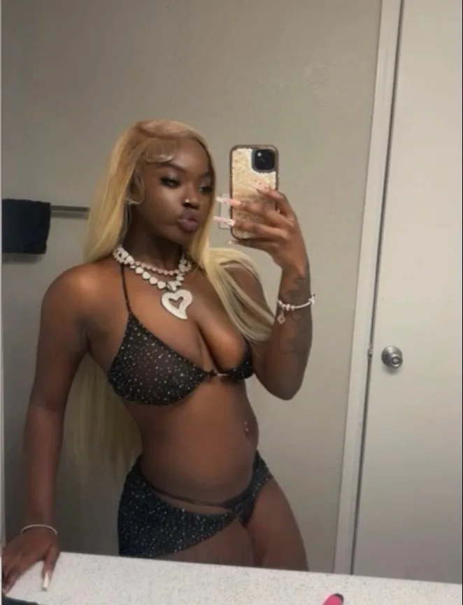 young sexy - Photo 3 | Escort in Northwest hwy