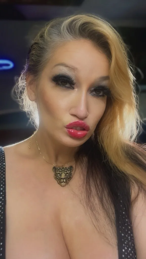 In Your Arms Tonight Jade Gypsy Jewels Tally Busty Blonde Bombshell r - Photo 10 | Escort in Houston