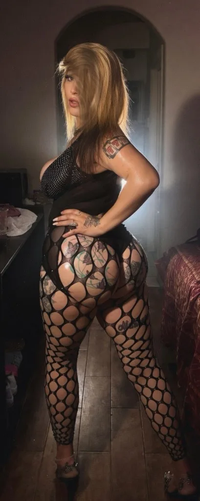 In Your Arms Tonight Jade Gypsy Jewels Tally Busty Blonde Bombshell r - Photo 8 | Escort in Houston