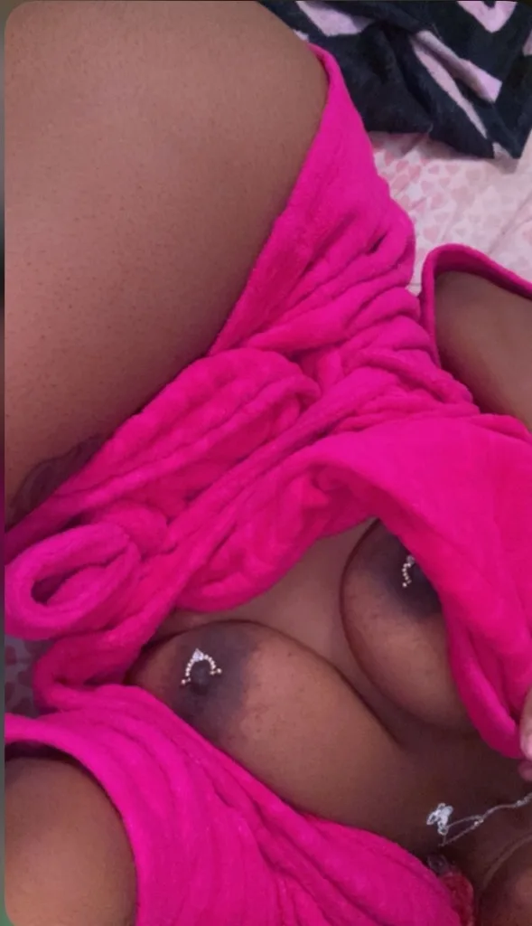 Outcall Only Sexy / Thick hottie w/ with lots of body . Pussy Wet & Juicy . lets link Daddy . - Photo 11 | Escort in Dallas