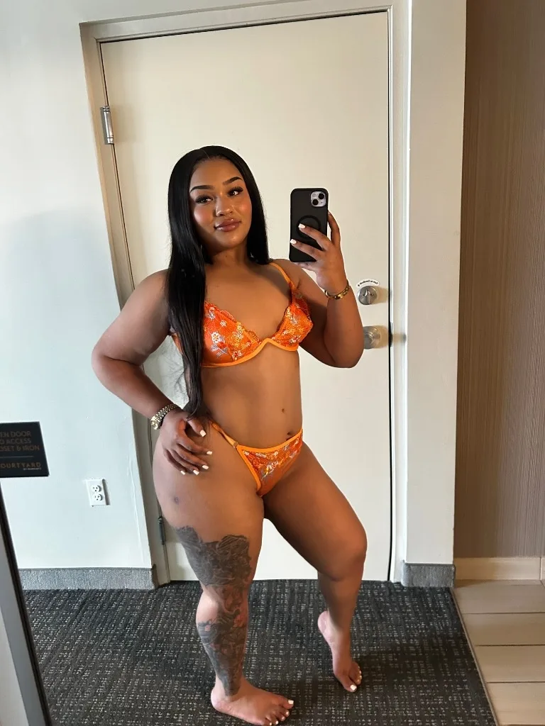 Sexy Filipina SLUT⭐⭐⭐⭐⭐Cum make this tight pssy SQUIRT - Photo 4 | Escort in Airport Area