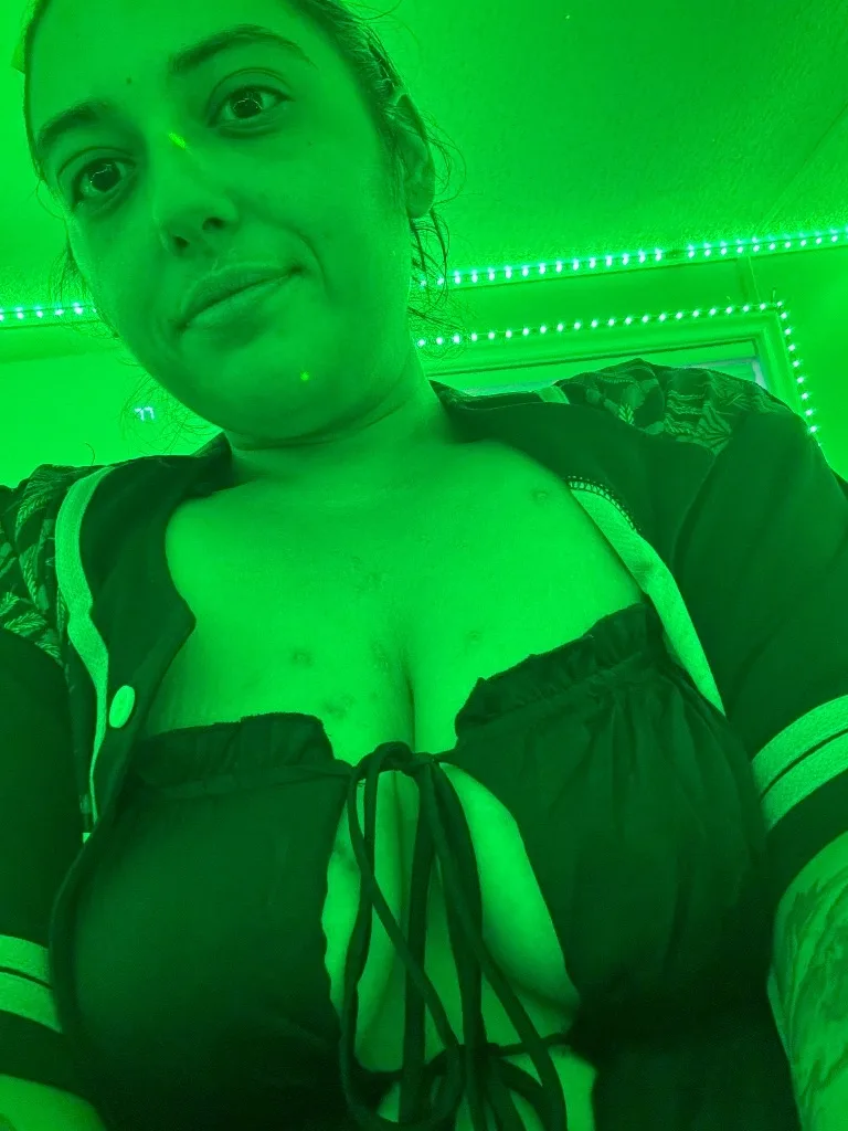 IN ALVINspecials specials specials (10/17/26) - Photo 3 | Escort in Alvin (UBER
