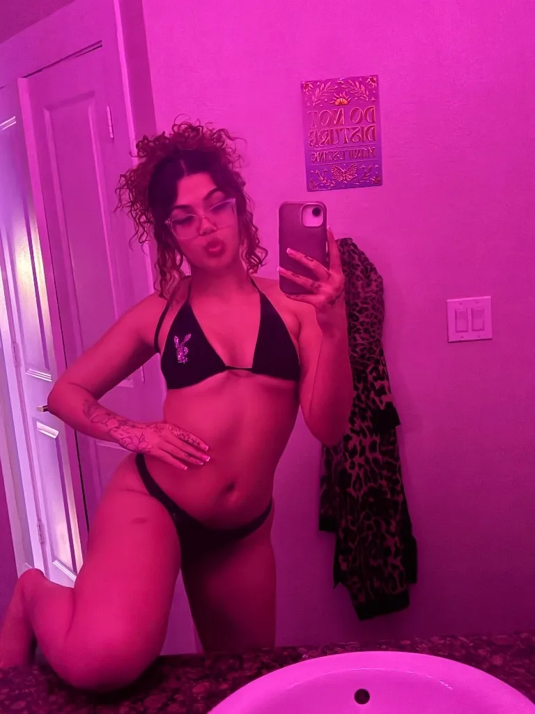 WELCUMM ✨🤍 (FT SHOWS , PRIVATE DANCES & MORE )