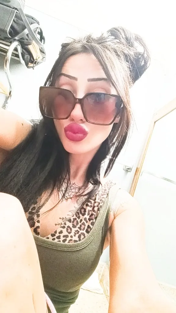 sexy horny and wanna please