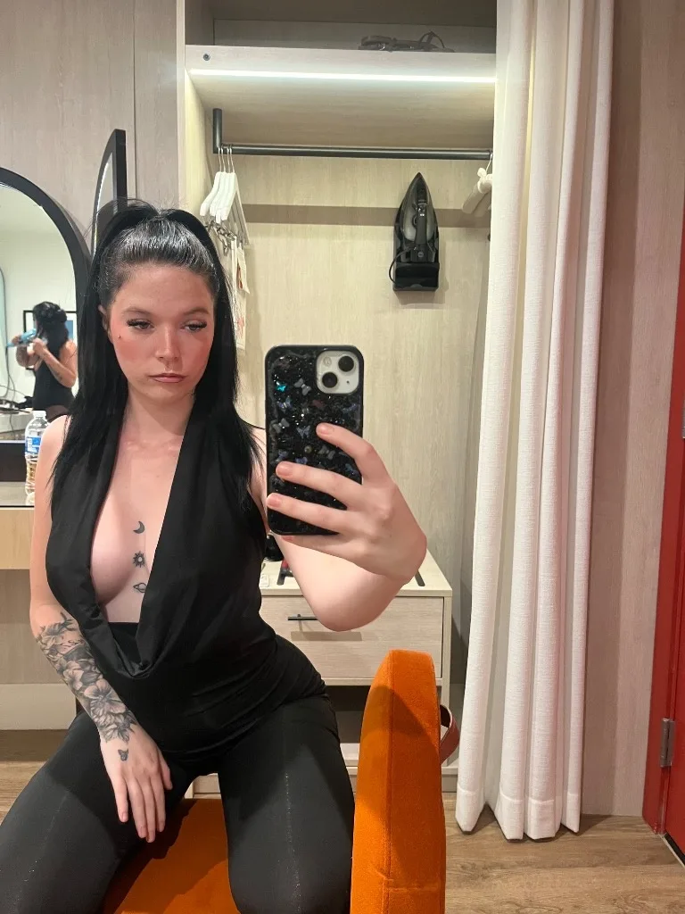OUTCALL and INCALL HERE FOR A LITTLE - Photo 4 | Escort in Harry Hines