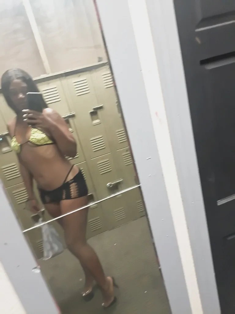 SLIPPERY WHEN WET !!!! - Photo 5 | Escort in North Dallas