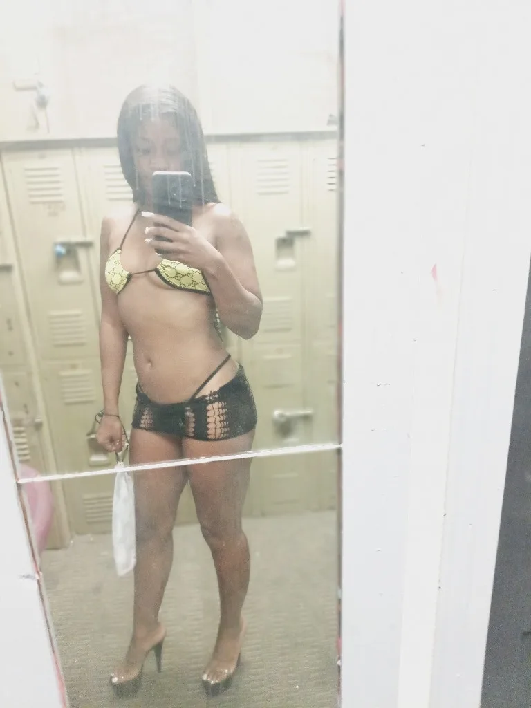 SLIPPERY WHEN WET !!!! - Photo 2 | Escort in North Dallas