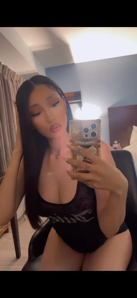 Sexy Petite Latina - Photo 5 | Escort in Cleveland
