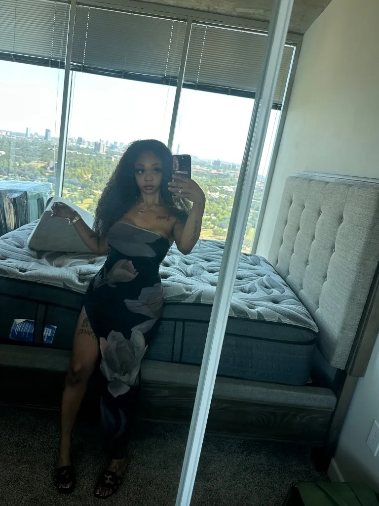 $40 facetime show fully nude special ends at 10am🥳 - Photo 5 | Escort in Massages