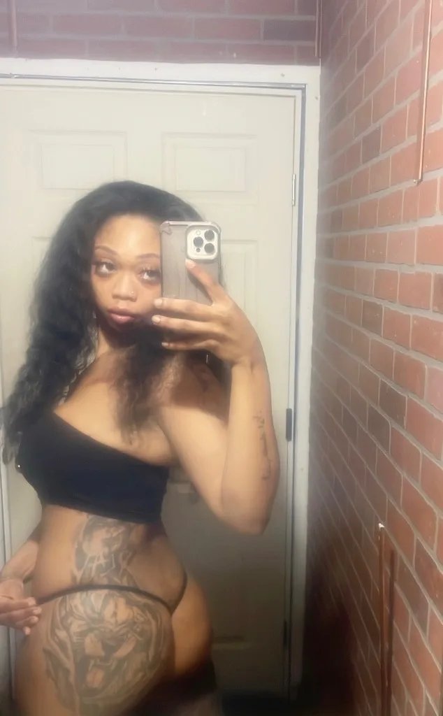 $40 facetime show fully nude special ends at 10am🥳 - Photo 4 | Escort in Massages